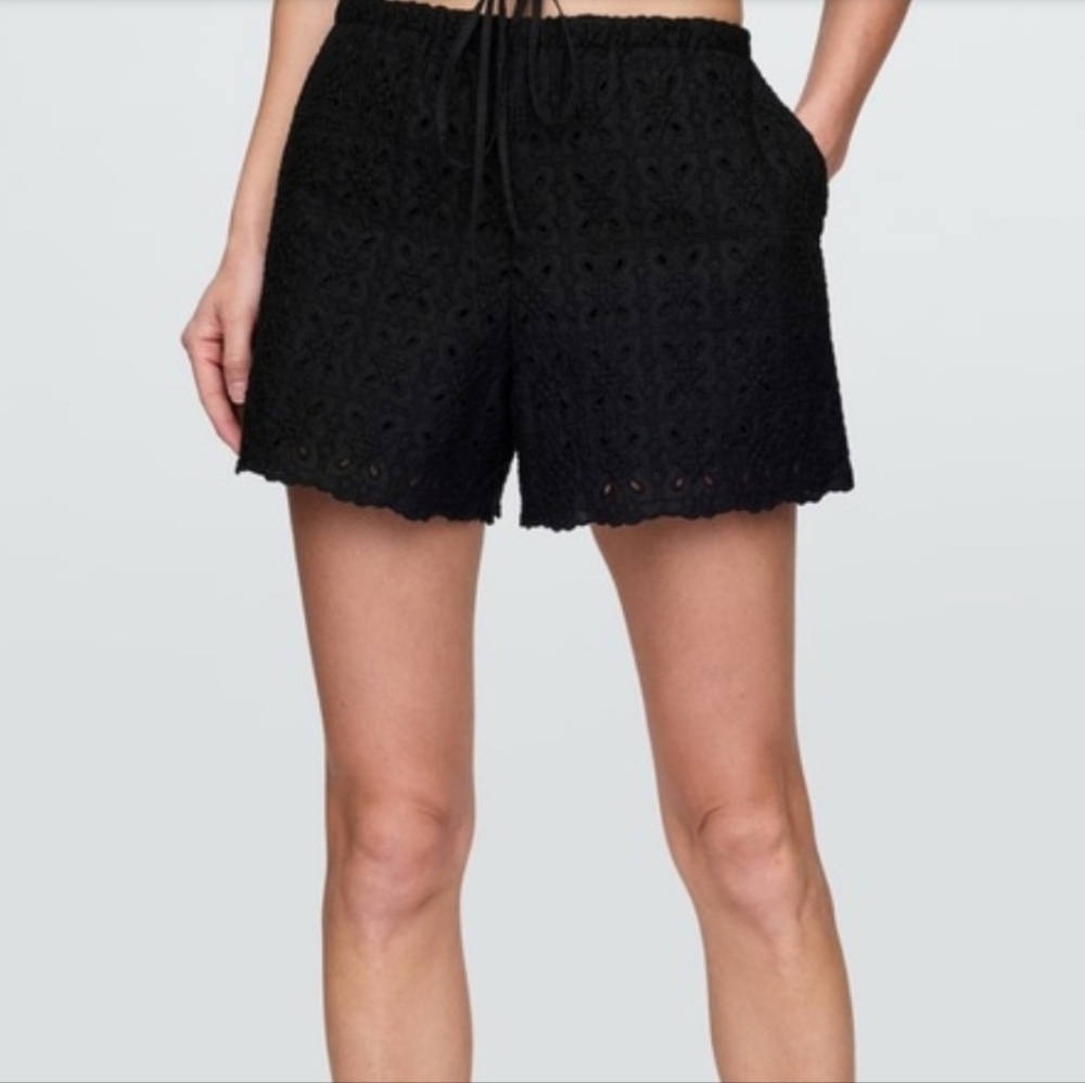 Gap XS Black Eyelet High-Waist Shorts